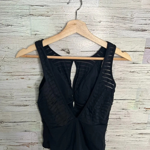 Jets by jessika Allen black striped sheer Australian one piece swimsuit size 4 - Picture 12 of 12